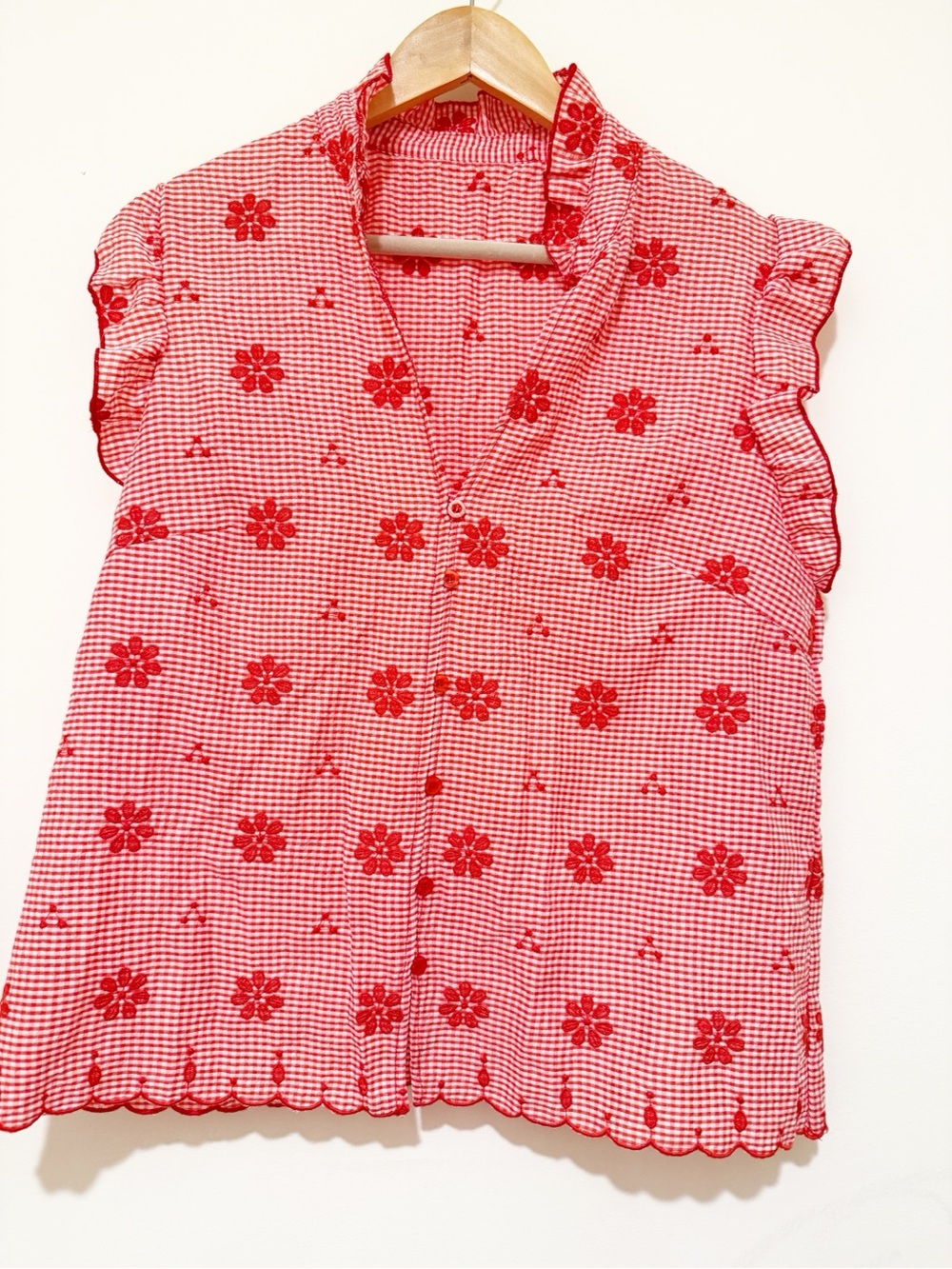 SHEIN Red Floral Gingham Ruffle Sleeve Button Top
